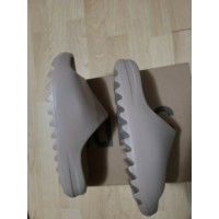 ADIDAS YEEZY SLIDE PURE